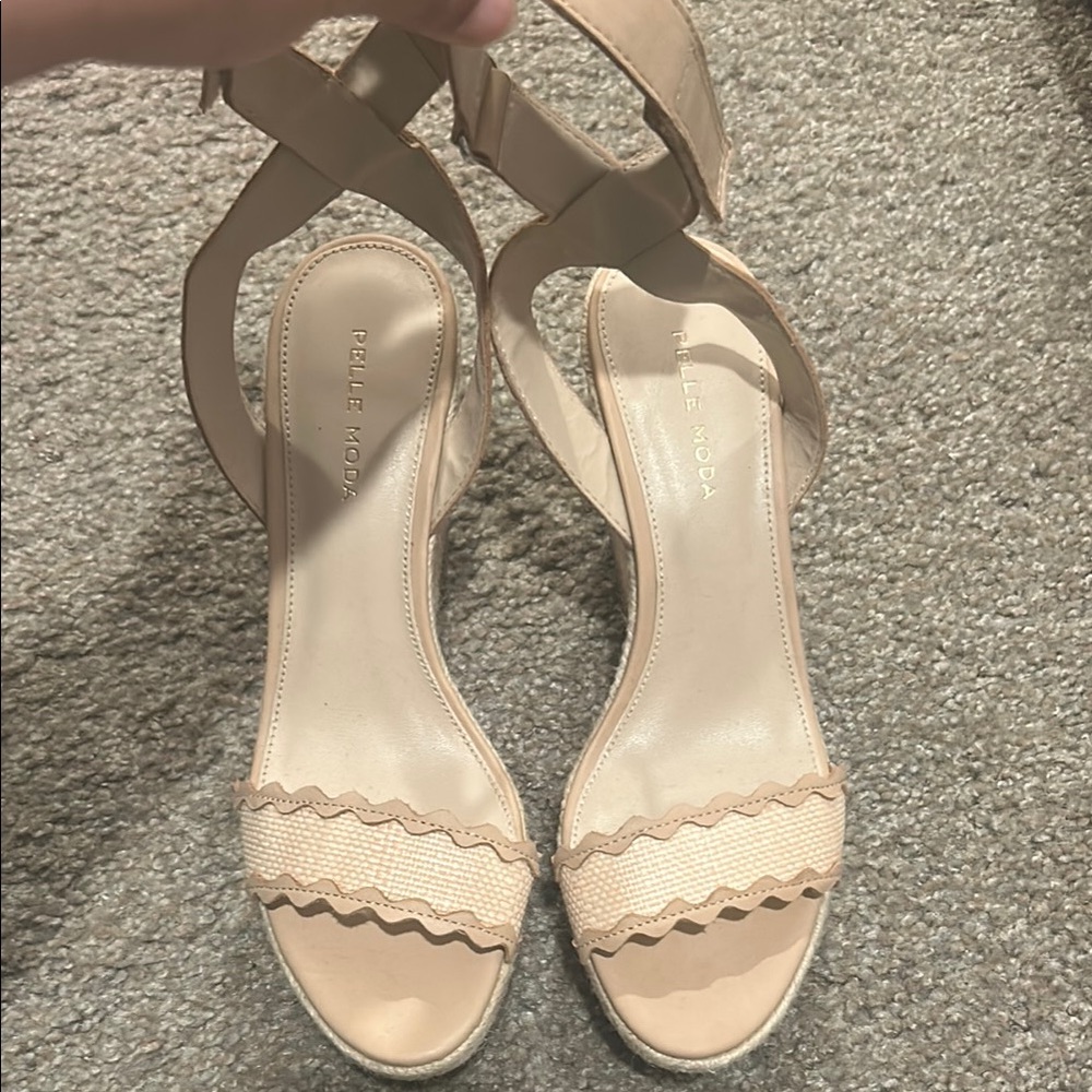 Pelle Moda Women's Tan Sandals